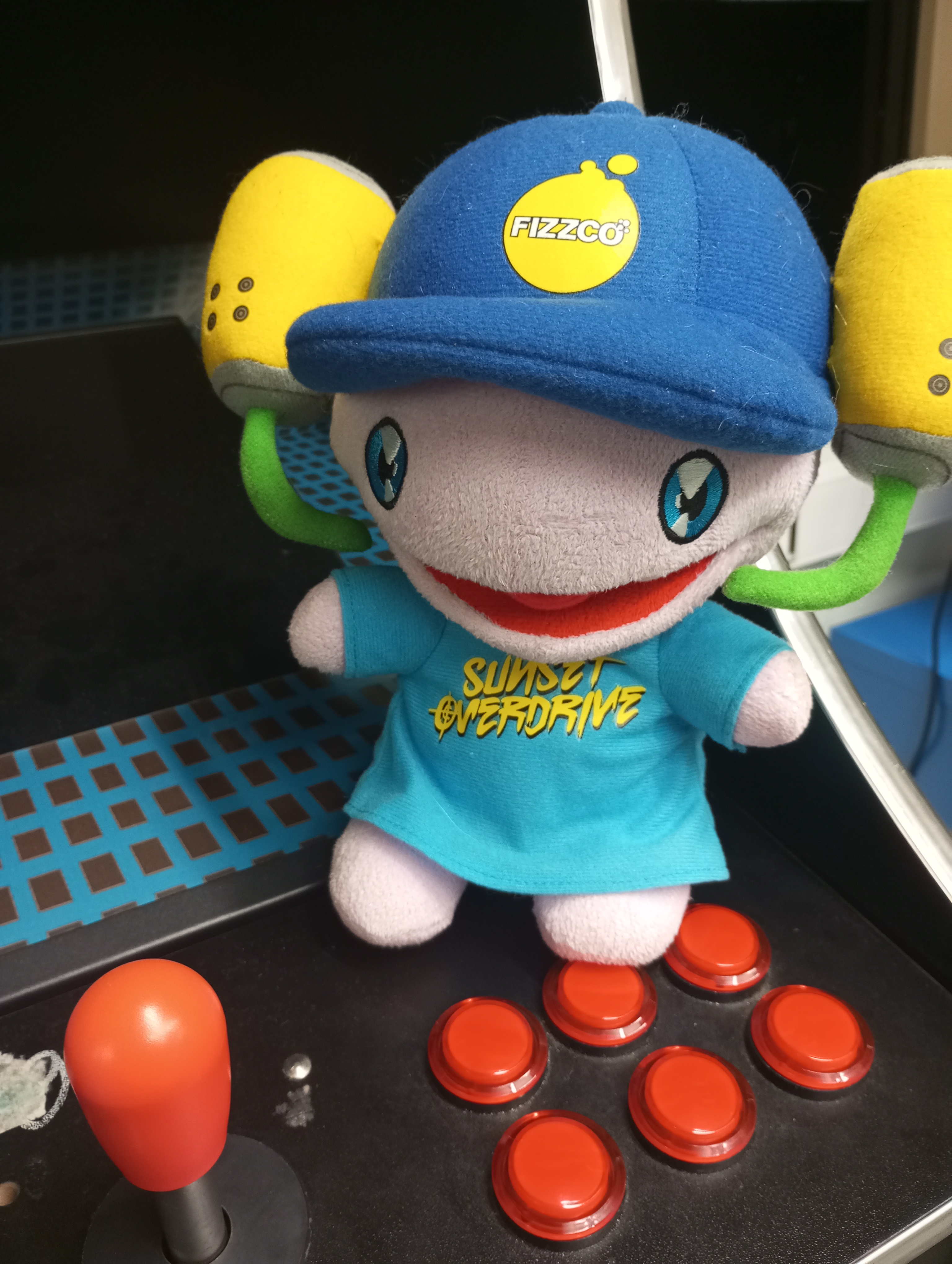 Fizzie On An Arcade Machine